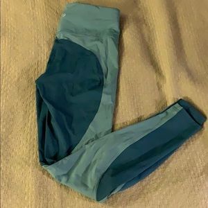 Lululemon size 10 tights, never worn